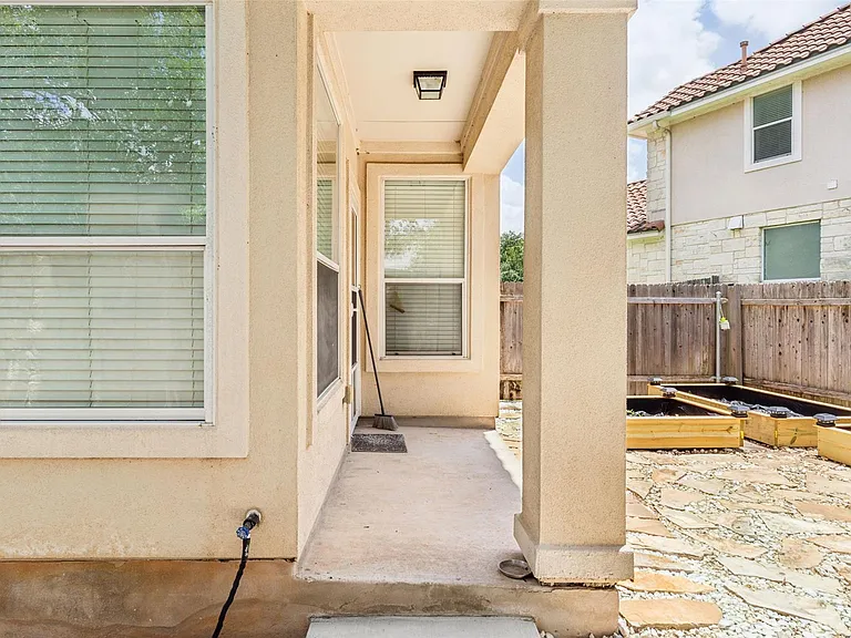 15528 Interlachen Dr — Photo 8