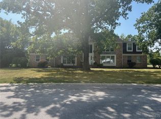 80 Carriage Dr APT 1, Orchard Park, NY 14127