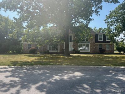 80 Carriage Dr APT 1, Orchard Park, NY, 14127