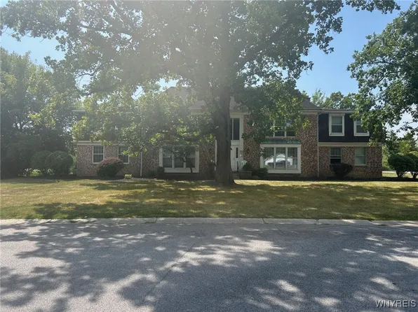 80 Carriage Dr APT 1, Orchard Park, NY 14127