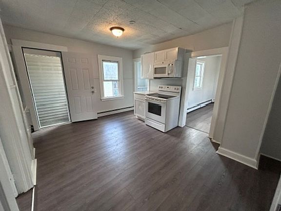 3rd image of 221 Fairview St #3