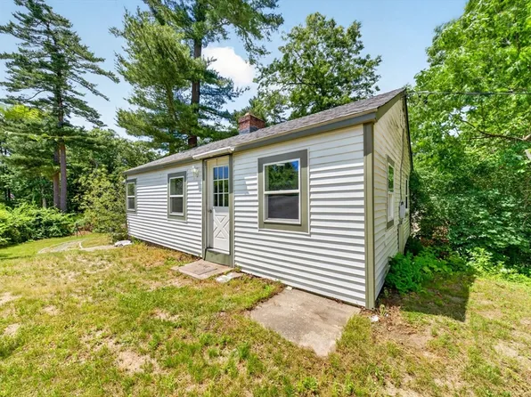 13 Woodland Dr, Lakeville, MA 02347