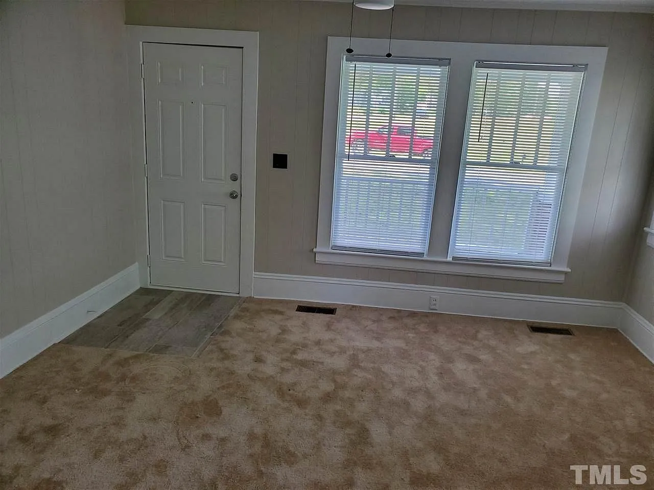 2 bed, 1.0 bath, $1,125 — Photo 2