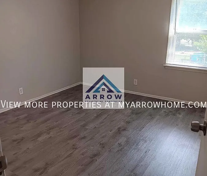 10116 Cloverdale Dr — Photo 8