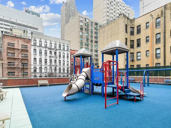 422 East 72nd Street image 13 of 15