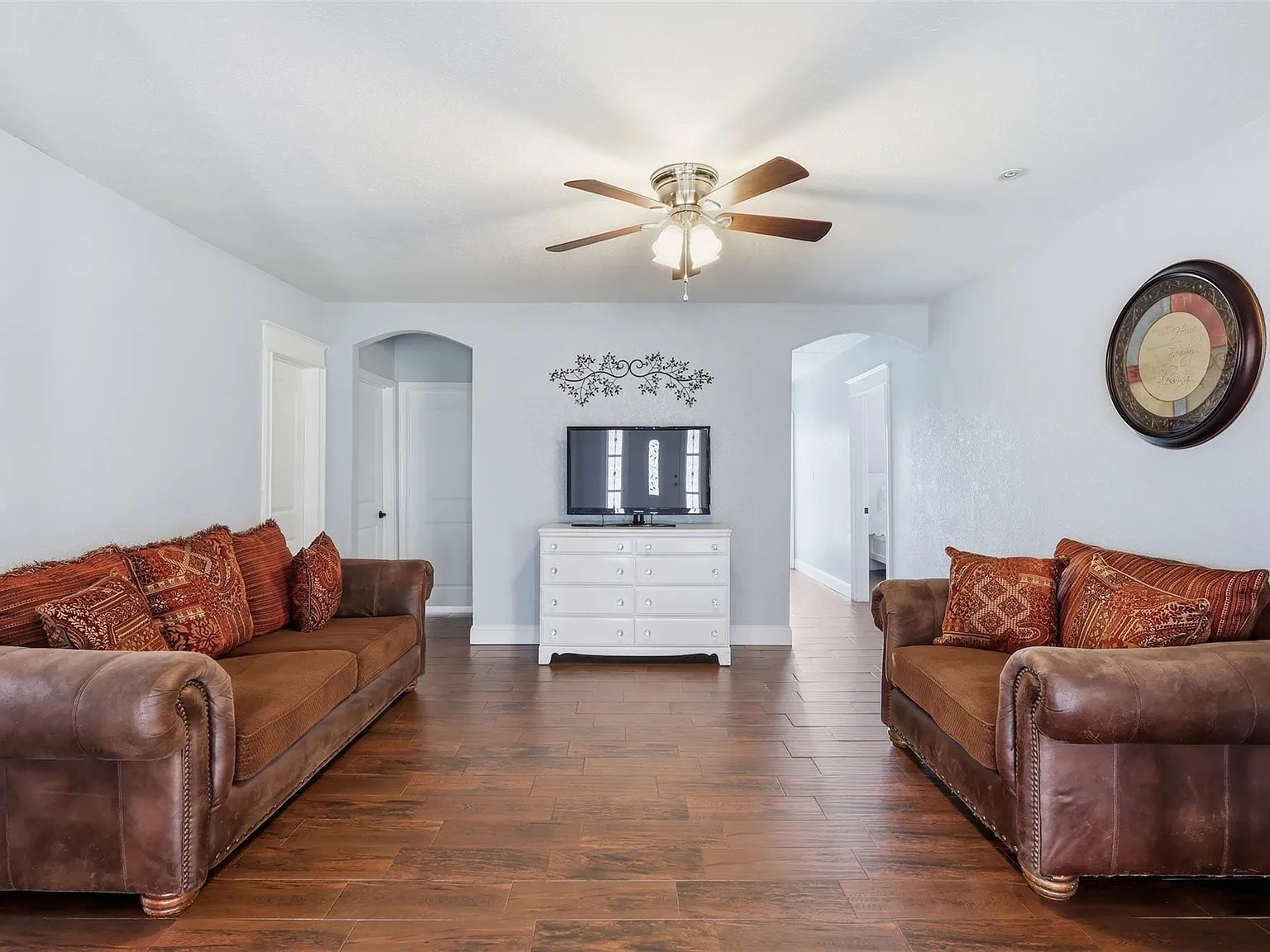3 bed, 1600 sqft, $1,995 — Photo 4