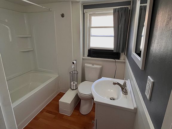 5th image of 208 Cottage Ave Unit 3