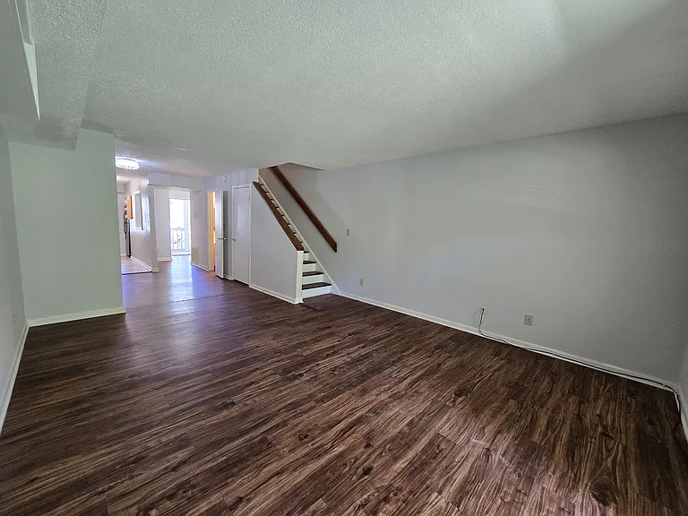 117 Kingsbury Dr — Photo 18