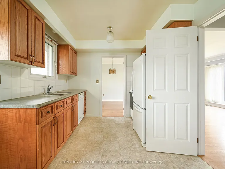 2132 Hixon St — Photo 11