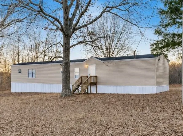 1505 Oak Hill Rd, Bolivar, TN 38008