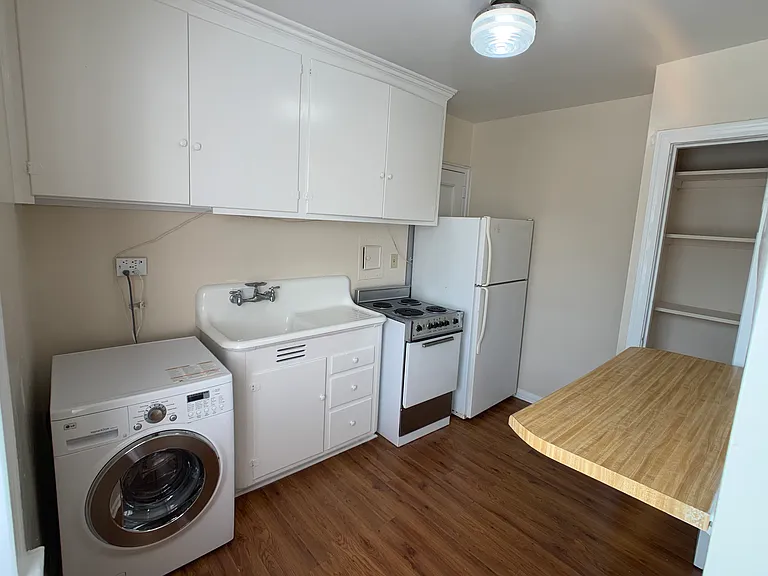 2856 Thornhill Rd — Photo 4