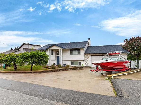 5957 Turner Ave, Peachland, BC V0H 1X4