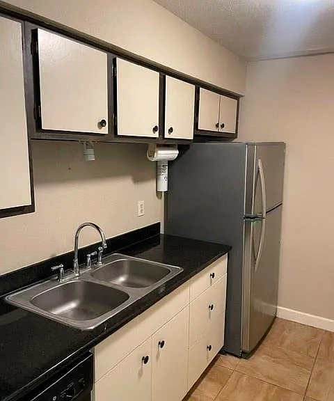 5550 N Braeswood Blvd #100 — Photo 5