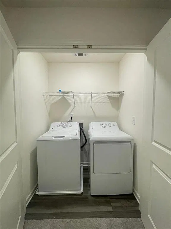 3 bed, 2.5 bath, 1421 sqft, $1,900 — Photo 4