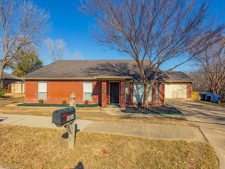 1st image of 1818 Knob Hill Dr