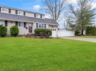 1802 Fire Ave, Medford, NY 11763