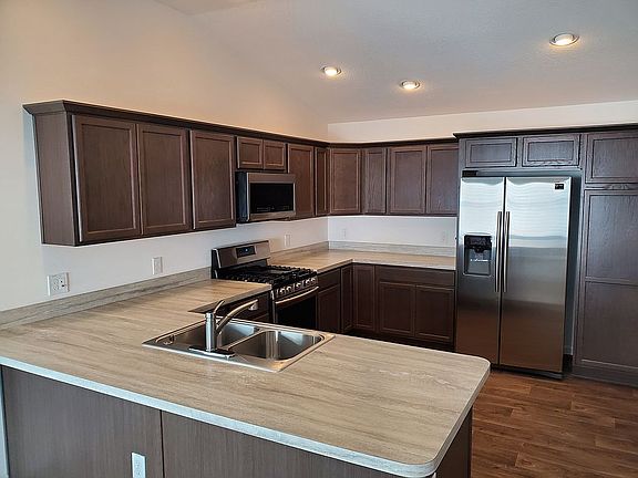 3rd image of 5671 Herman Ave