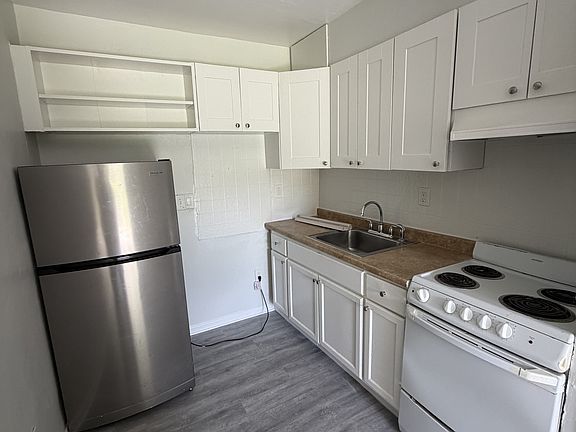 3rd image of 1502 S North St #41502-4