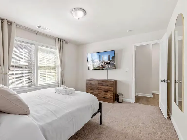 1692 S Olympian Way SW — Photo 11