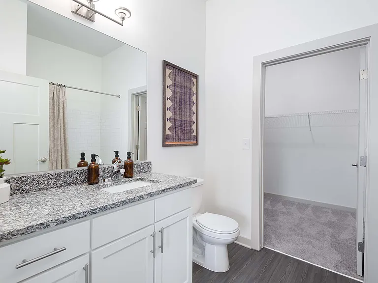 The Flats at Laurel & Pine — Photo 24