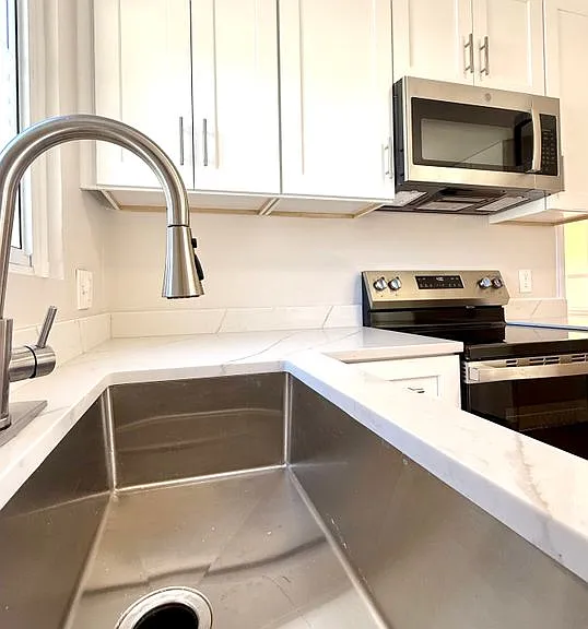 2180 Vernier Rd — Photo 12