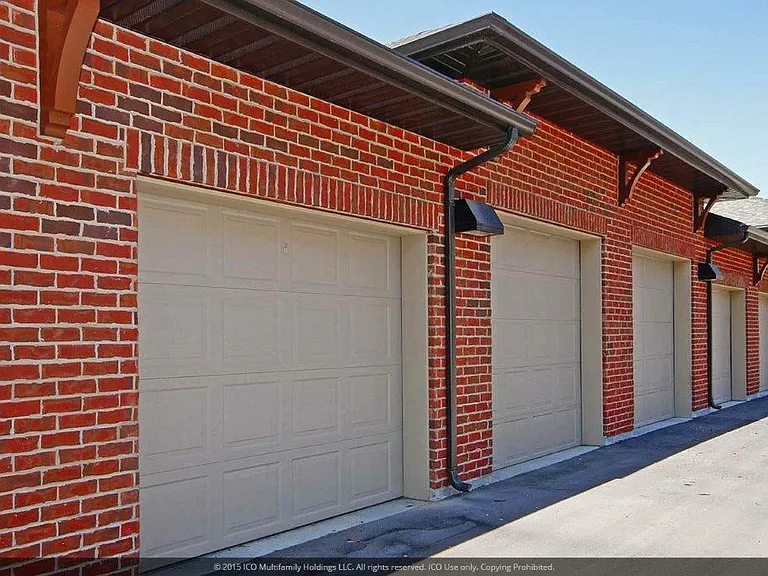 ICO Ridge Apartments & Townhomes — Photo 36