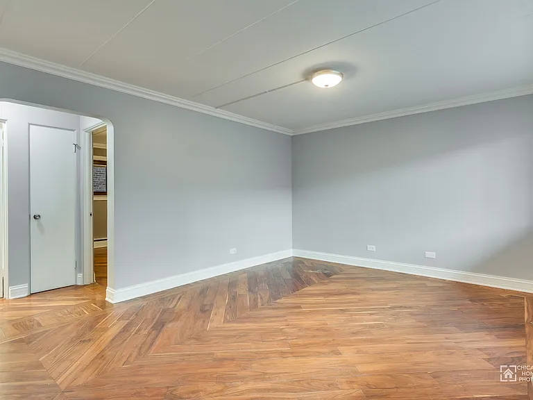 2645 W Carmen Ave — Photo 5
