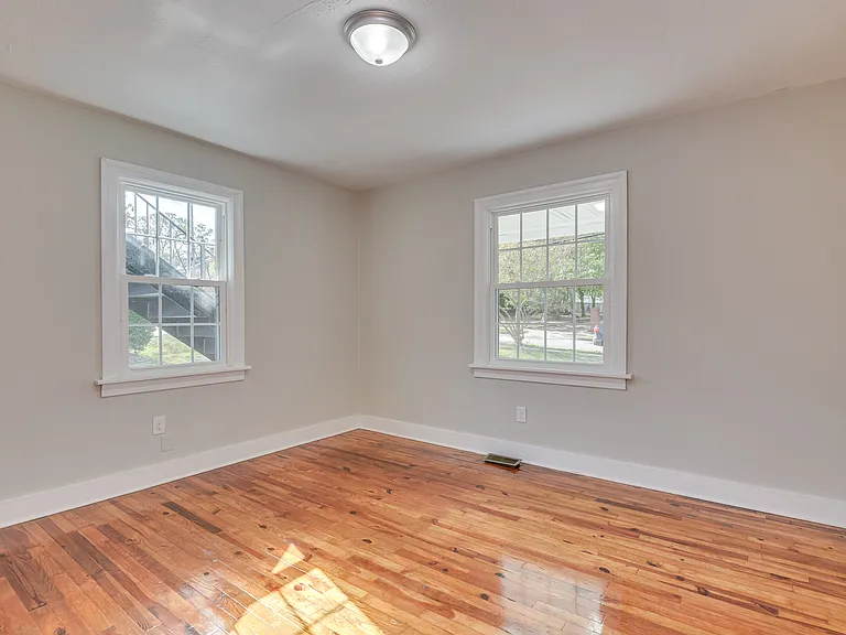 3rd bedroom, large closet