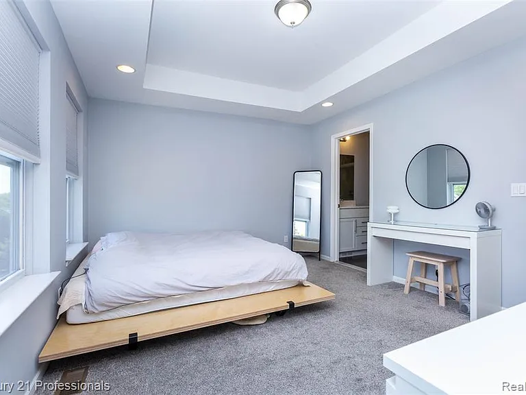 57 Kaprol Dr — Photo 18