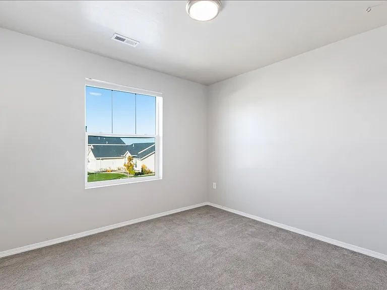 2044 Kodiak St — Photo 35