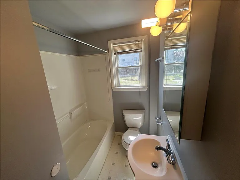218 E Susquehanna St #1B — Photo 8