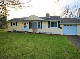 3 Robin Hood Ln, Highland Lakes, NJ 07422