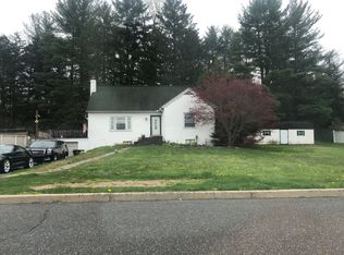 409 4th St, Green Lane, PA 18054