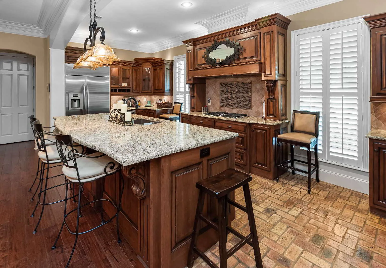 3 bed, 3.0 bath, 2584 sqft, $2,750 — Photo 4