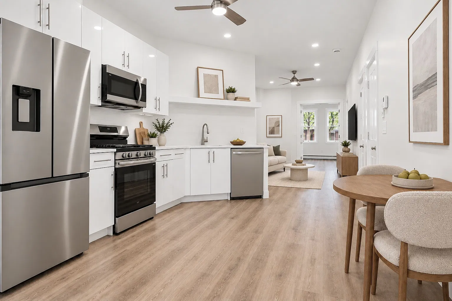 2 bed, 700 sqft, $2,050 — Photo 1