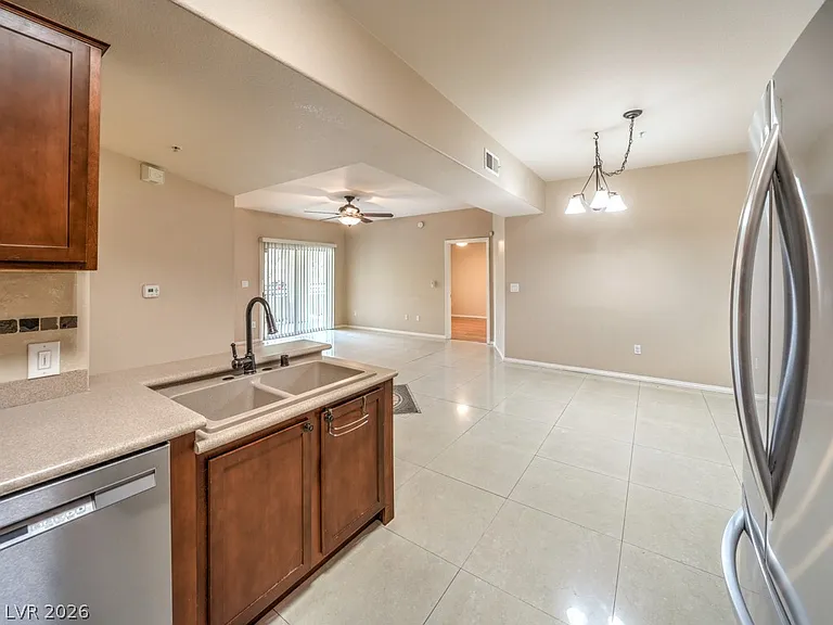 2291 W Horizon Ridge Pkwy #8144 — Photo 12