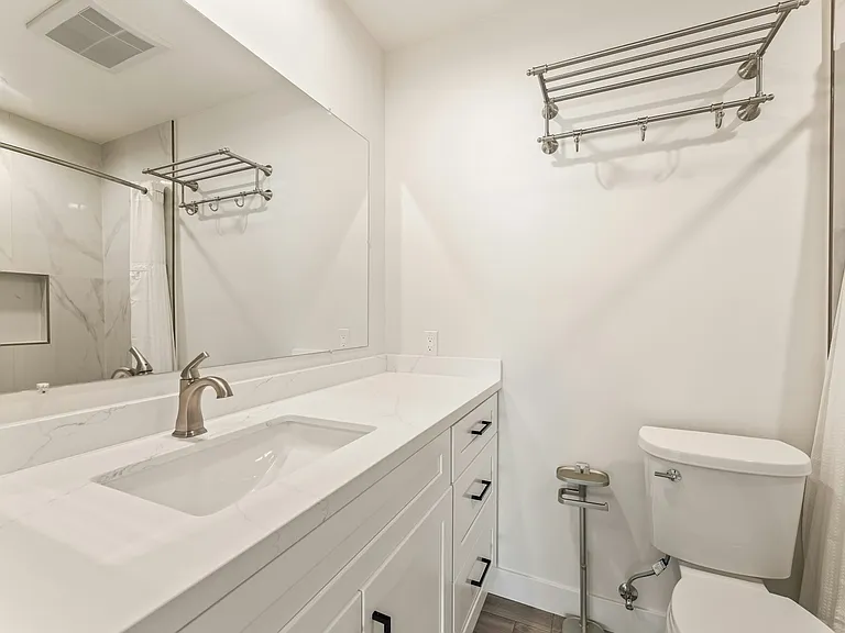 5409 Radford Ave #12 — Photo 2