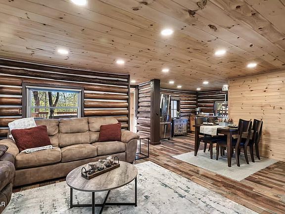 3rd image of 3847 Warden Branch Ln