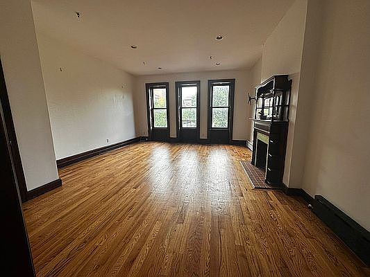 4th image of 40 W 120th St #211