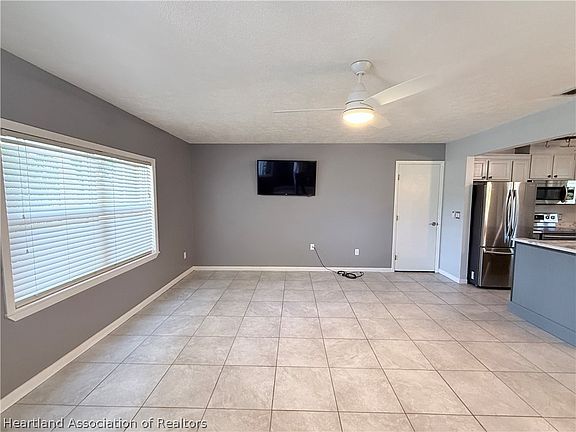 3rd image of 8209 Pine Glen Rd