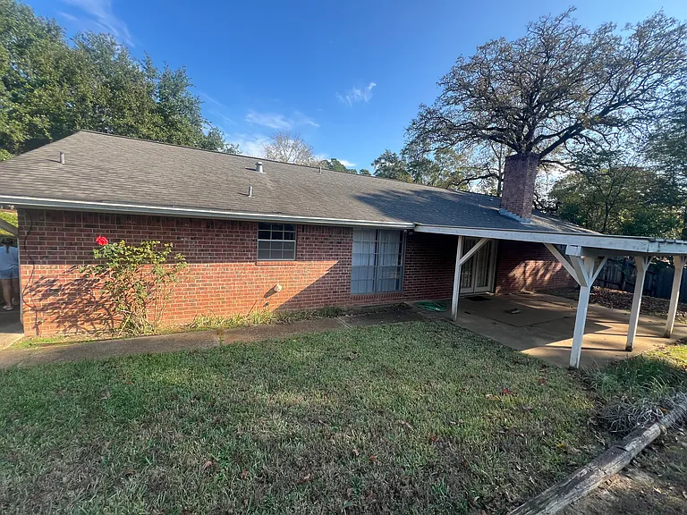 3404 Live Oak Dr — Photo 2