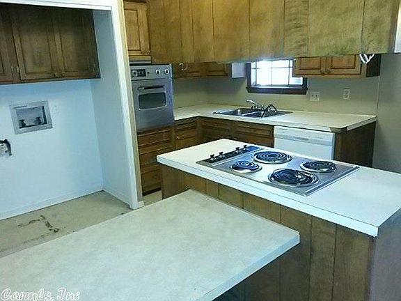 5th image of 6 Bobolink Cir