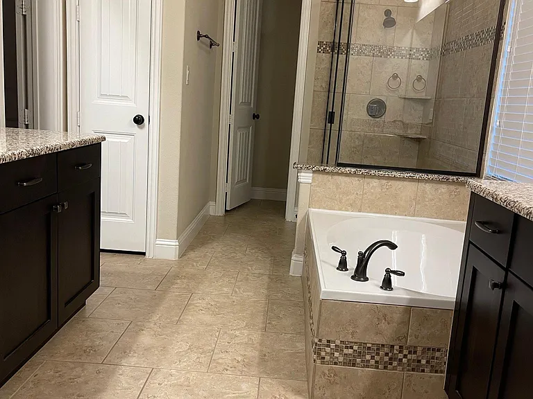 9012 Sandhills Dr — Photo 16