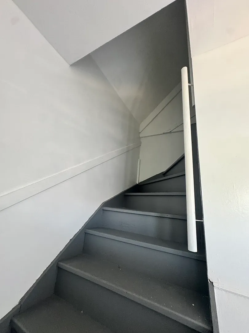 3 bed, 900 sqft, $1,750 — Photo 4