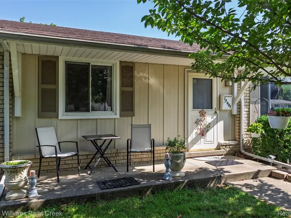 12403 N York Dr, Sterling Heights, MI 48313