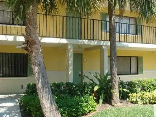 2 bed, 990 sqft, $2,400 — Photo 2