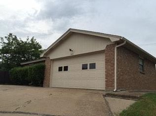 913 Blue Ridge Dr, Burleson, TX 76028