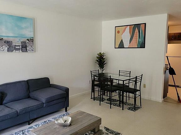 5th image of 3322 SE 22nd Ave