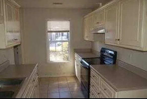 2035 Emerald Bay Dr — Photo 2