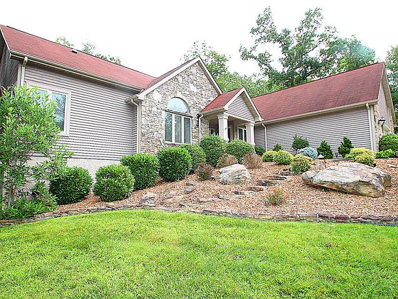 2nd image of 40 Renwick Dr